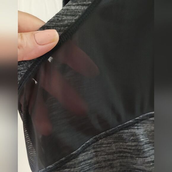 Lululemon Tank Top With built-in bra Size 4 - Picture 6 of 10